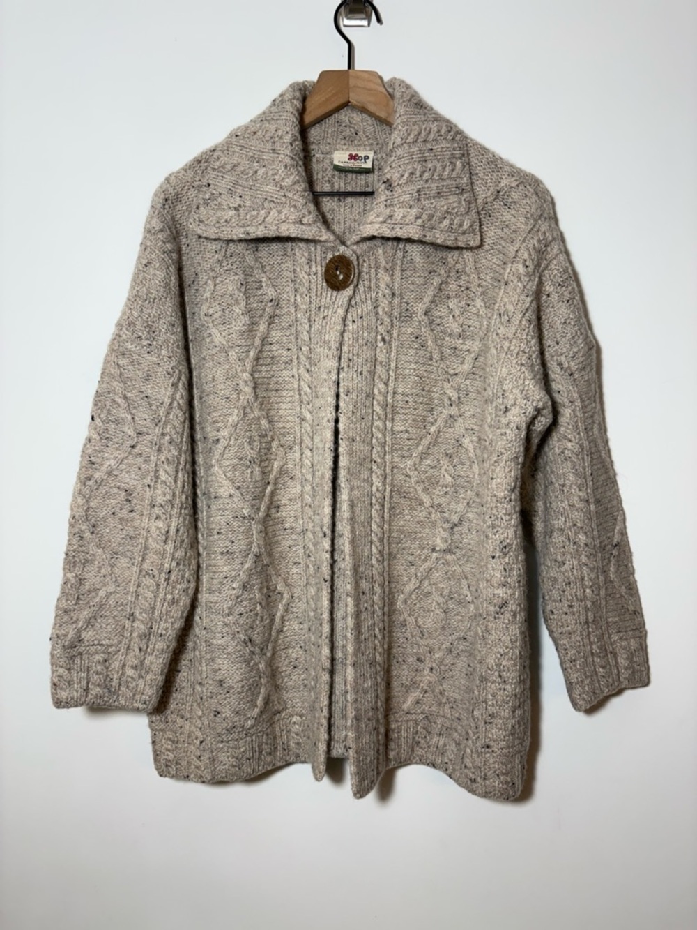 Carraig Donn Cardigan XL Gray Chunky Cable Knit Shawl Cape Cletic Ireland Wool